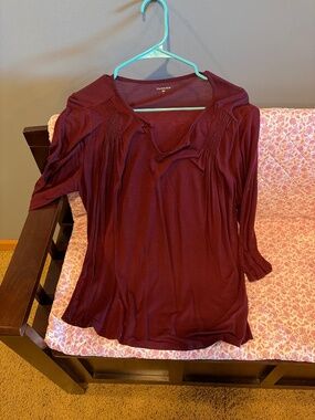 Garnett Hill burgundy 3/4 length sleeve top